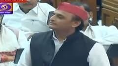 Akhilesh Yadav ने कौन सा कारोबार गोरखपुर पहुंचाने की रख दी मांग?