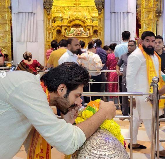 फिल्म में उनके शानदार अभिनय की हर जगह तारीफ हो रही हैं. फिल्म जल्द ही ब्ल़ॉकबस्टर की ओर बढ़ रही है, जिससे कार्तिक के स्टारडम में पंख लग गए हैं.