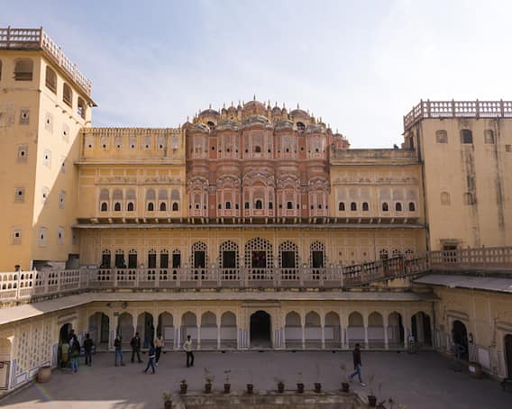 Hawa Mahal : जयपुर की शान है यहां का हवा महल, जानिए 953 खिड़कियां वाली इस पांच मंजिला इमारत का रोचक इतिहास