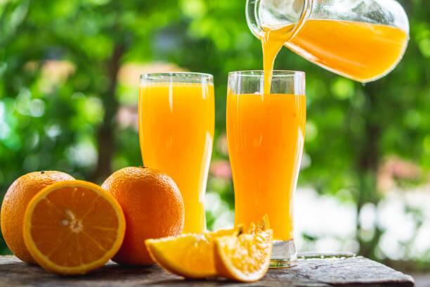 orange juice may increase your fat know side effects of drink orange juice in daily life Orange Juice : लठ्ठपणा टाळायचा असेल तर संत्र्याचा रस पिणं बंद करा, 'हे' आहे कारण