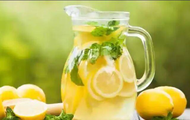 Lemon Water: Lemon Water Not Only Lose Weight, Drinking It Daily Has Many Benefits Lemon Water: ਨਿੰਬੂ ਪਾਣੀ ਸਿਰਫ਼ ਭਾਰ ਹੀ ਨਹੀਂ ਘਟਾਉਂਦਾ, ਰੋਜਾਨਾ ਪੀਣ ਨਾਲ ਹੁੰਦੇ ਨੇ ਅਨੇਕਾਂ ਫਾਇਦੇ