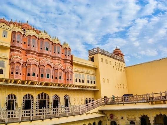 Hawa Mahal : जयपुर की शान है यहां का हवा महल, जानिए 953 खिड़कियां वाली इस पांच मंजिला इमारत का रोचक इतिहास