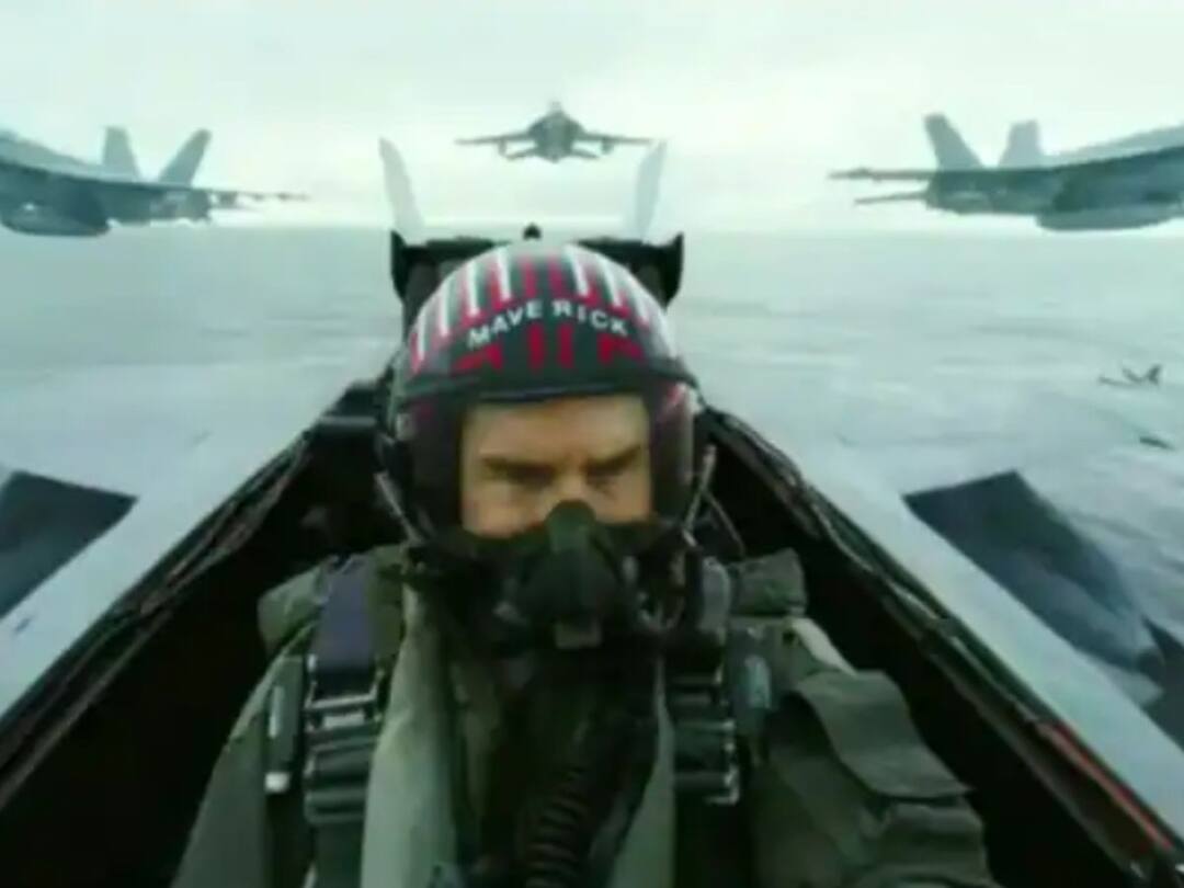 Top Gun Maverick breaks Memorial Day box office records with $151M, lands Tom Cruise biggest movie launch Top Gun Maverick : टॉम क्रूझच्या 'Top Gun Maverick' सिनेमाचा बॉक्स ऑफिसवर धुमाकूळ, अमेरिकेत विकेंडला केली 1129 कोटींची कमाई