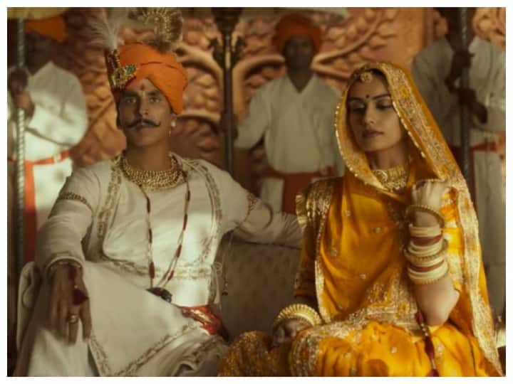 New trailer launch of Akshay Kumar film Samrat Prithviraj ANN Samrat Prithviraj Trailer: फिल्म 'सम्राट पृथ्वीराज' का नया ट्रेलर लॉन्च, बाबा विश्वनाथ की धरती वाराणसी पहुंचे अक्षय कुमार