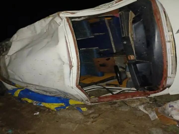 maharshtra News Accident on gangotri highway tempo traveler Accident: उत्तराखंडमधील अपघातात औरंगाबादच्या महिला डॉक्टराचा मृत्यू; जखमींमध्ये बहुतांश प्रवासी...