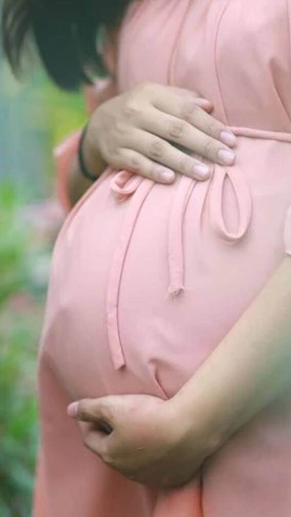 গর্ভাবস্থায় এড়িয়ে চলুন এই খাবারগুলি