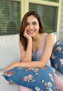 ritu varma pics: அழகிய சிரிப்பில் மனதை கவரும் ரிதுவின் லேட்டஸ்ட் கிளிக்ஸ்..!