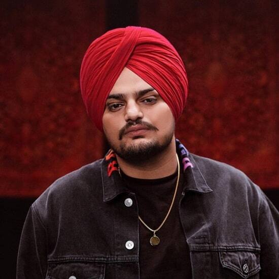 మూసేవాలా ఇద్దరు స్నేహితులతో కలిసి మాన్సా జిల్లాలోని గ్రామానికి వెళ్తుండగా.. మార్గమధ్యలో గుర్తుతెలియని వ్యక్తులు ఆయన్ను తుపాకీతో కాల్చిచంపారు. (Source ANI)