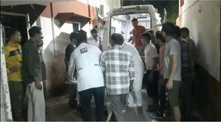 મોતના લાઈવ દ્રશ્યો: જેતપુરમાં રસ્તાની બાજુમાં બેઠેલા યુવકોને કારે અડફેટે લેતા બન્નેના મોત