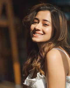 Teena Datta: छोट्या पडद्यावरील प्रसिद्ध अभिनेत्री टीना दत्ताचा क्लासी अंदाज!