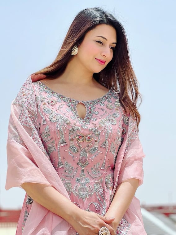 दिव्यांका त्रिपाठी की सादगी जीत लेगी आपका दिल