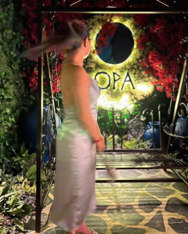 प्रसिद्ध अभिनेत्री रश्मी देसाई अनेकदा तिच्या वैयक्तिक आयुष्यामुळे तर कधी तिच्या बोल्ड अभिनयामुळे चर्चेत असते.(photo:imrashamidesai/ig)