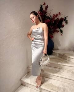 Rashami Desai Photos: रेस्टोरेंट में डिनर करने पहुंचीं रश्मि देसाई ग्रे आउटफिट में लगीं स्टनिंग, दिलकश अदाओं से चुरा ली लाइमलाइट