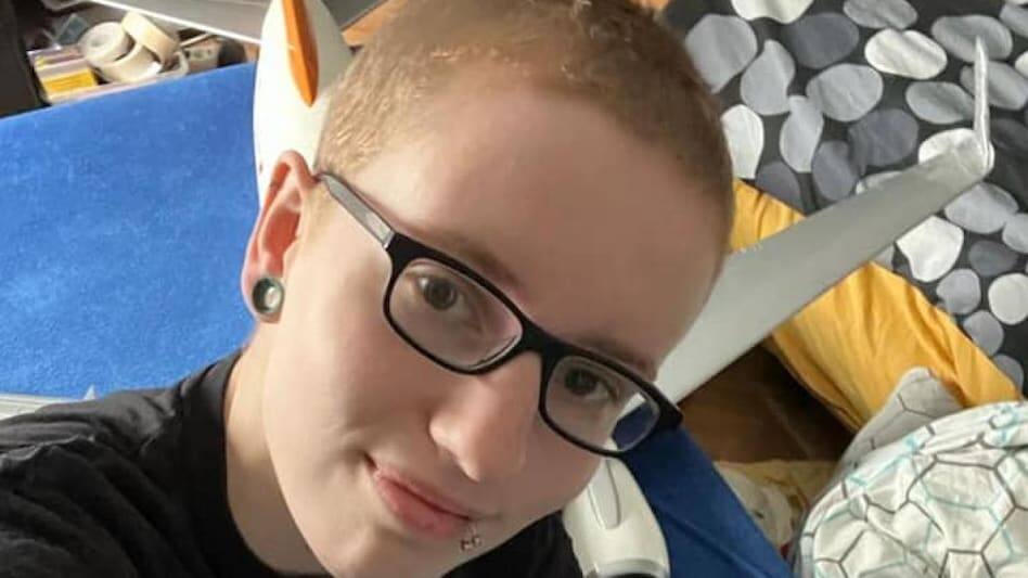 Bizarre: Living, sleeping and eating on a plane! This girl will also marry the plane ਅਜਬ-ਗਜਬ: ਜਹਾਜ਼ ਵਿੱਚ ਰਹਿਣਾ, ਸੌਣਾ ਅਤੇ ਖਾਣਾ! ਇਹ ਕੁੜੀ ਵੀ ਹਵਾਈ ਜਹਾਜ਼ ਨਾਲ ਵਿਆਹ ਕਰੇਗੀ