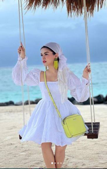 ਮਾਲਦੀਵ 'ਚ ਹੁਸਨ ਦਾ ਪਰਚਮ ਲਹਿਰਾਉਂਦੀ ਦਿਖੀ ਅਵਨੀਤ ਕੌਰ