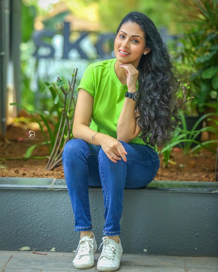 ஒஹோ தனித்தனியாக தன்னந்தனியாக இலவசமாக இவன் வசமாக வா வா வா அன்பே