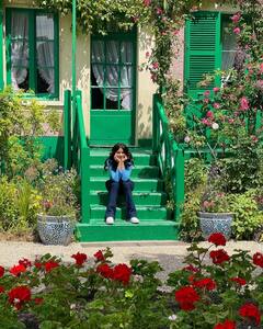 Janvi kapoor: ஜான்வி கபூரின் கண்ணை பரிக்கும் கலர்ஃபுல்லான புகைப்படங்கள்