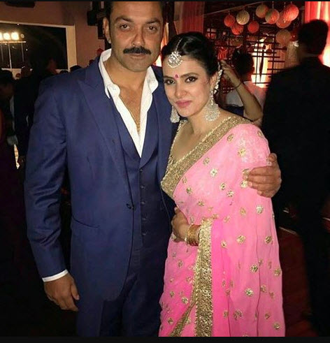 Bobby Deol Love Story: तान्या को रेस्तरां में पहली नज़र देखते ही दिल दे बैठे थे बॉबी देओल, फ़िल्मी है इनकी लव स्टोरी