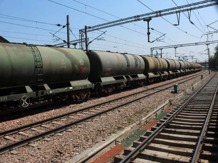 India's Import Of Cheap Russian Oil On Record High, Crude Oil Climbs Above $121 Per Barrel. Check Details India's Import Of Cheap Russian Oil On Record High, Crude Oil Climbs Above $121 Per Barrel. Check Details