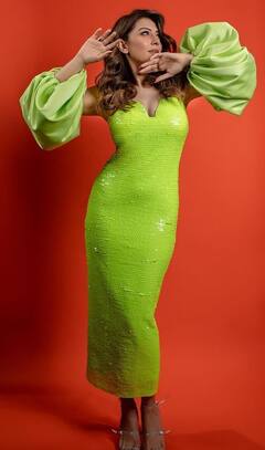 Hansika pics: அவள் உடல் உதிர்த்திடும் இலை என்னை துளைத்திடும்....ஹன்சிகாவின் லேட்டஸ்ட் கிளிக்ஸ்...!