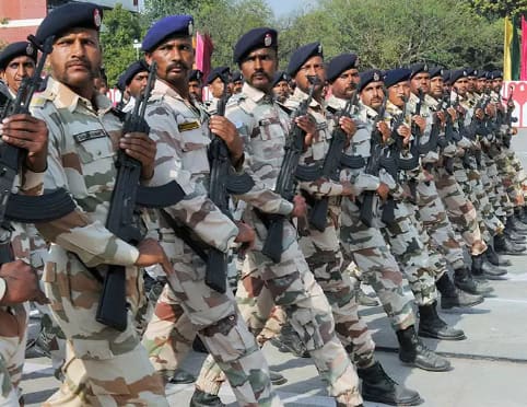 ITBP Recruitment 2023 GD Constable Assistant Commandant vacancy salary details Government job news latest update ITBP Recruitment 2023 : सरकारी नोकरीची संधी! ITBP मध्ये बंपर भरती; येथे करा अर्ज