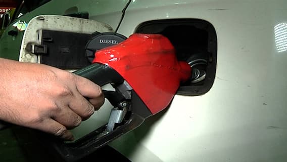 Inflation skyrockets in Pakistan; cost of 1 litre petrol crosses Rs 209 mark | ABP News