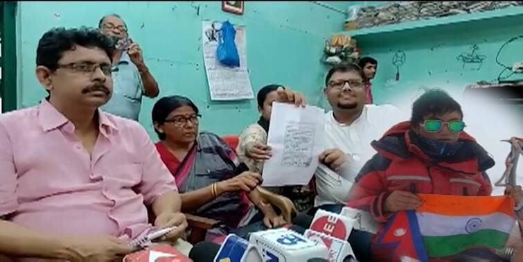 Hooghly News: hooghly cpim give 1 lakh rupee to piyali basak, know in details Hooghly News: এভারেস্ট জয়ী পিয়ালি বসাকের হাতে এক লক্ষ টাকা তুলে দিল হুগলি জেলা সিপিএমের ছাত্র-যুবরা