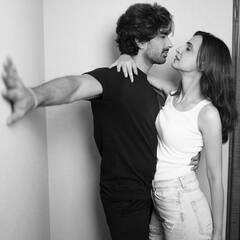 Sanaya Irani Pics: सनाया ईरानी ने मोहित सहगल संग कराया रोमांटिक फोटोशूट, दिए कातिलाना पोज