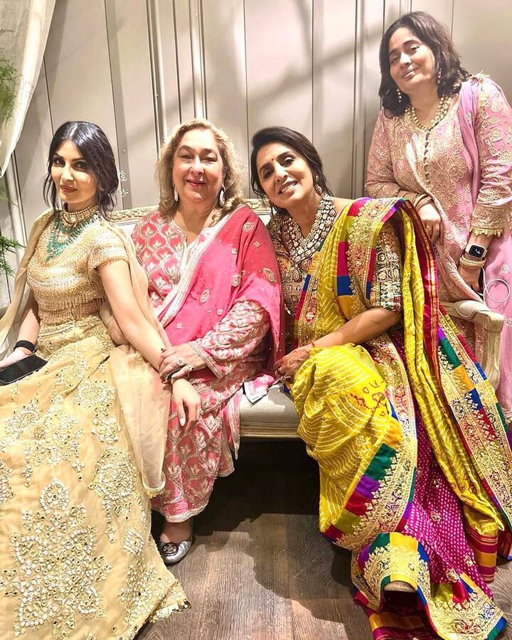 इंडिया टुडे से बात करते हुए नीतू कपूर ने कहा 'ओह... मैं विरल के लिए एक सोशल रिसेप्शन करना चाहती हूं. जब कोई परेशान होता है तो मुझे अच्छा नहीं लगता. मैं केवल उनके लिए एक स्पेशल रिसेप्शन की मेजबानी करूंगी और उन्हें स्टेज पर भी बुलाऊंगी'