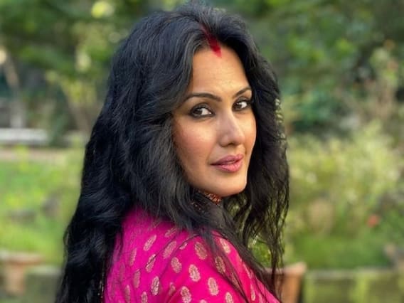 Kamya Punjabi : पाणीपुरीच्या स्टॉलवर एक लाख रुपये विसरली काम्या पंजाबी; नंतर घडलं असं काही... Kamya Punjabi : पाणीपुरीच्या स्टॉलवर एक लाख रुपये विसरली काम्या पंजाबी; नंतर घडलं असं काही...
