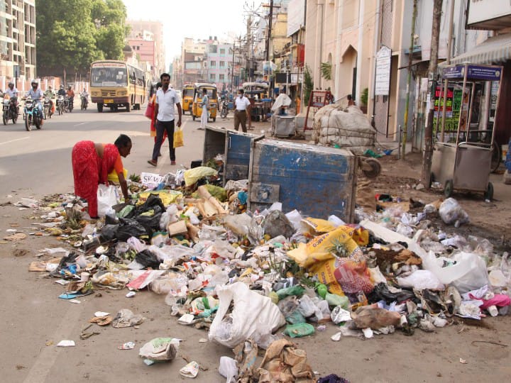 Madurai : தூய்மை பணியாளர்கள் போராட்டம்! தெருவெல்லாம் டன் கணக்கில் குப்பை! மாறிப்போன மதுரை!