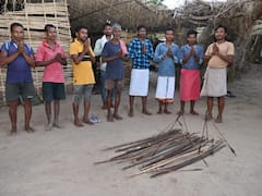 Bastar News: ग्रामीणों ने किया सैकड़ों साल पुरानी परंपरा का त्याग, धनुष-बाण को छोड़ 'शिकार' नहीं करने की खाई कसम