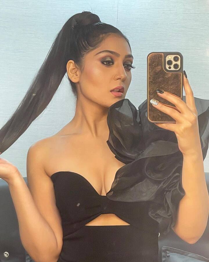 अंजलि ततरारी- मेरे डैड की दुल्हन में पहली बार नजर आईं अंजलि ततरारी पहले सीए का कोर्स कर रही थी और कोर्स के दौरान ही उन्हें अहसास हुआ कि वो एक्टिंग में कुछ करना चाहती थी. लिहाजा वो इस फील्ड में आ गईं लेकिन कड़े संघर्ष के बाद.