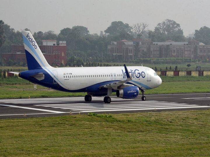 Indigo Flight News: शारजाह से हैदराबाद जा रहे इंडिगो के विमान को तकनीकी खामी के बाद कराची में उतारा गया Indigo flight from Sharjah diverted to Karachi after engine snag Indigo Flight News: शारजाह से हैदराबाद जा रहे इंडिगो के विमान को तकनीकी खामी के बाद कराची में उतारा गया