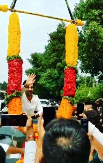 जैसा कि सभी जानते हैं, रणबीर कपूर लंबे समय से अपनी फिल्म 'ब्रह्मास्त्र' को लेकर सुर्खियों में हैं. इस फिल्म की रिलीज का लोग बेसब्री से इंतजार कर रहे हैं.