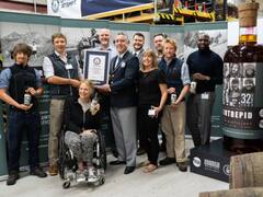 Watch: 10 करोड़ में बिकी दुनिया की सबसे बड़ी व्हिस्की की बोतल, जानिए क्या है इसमें खास