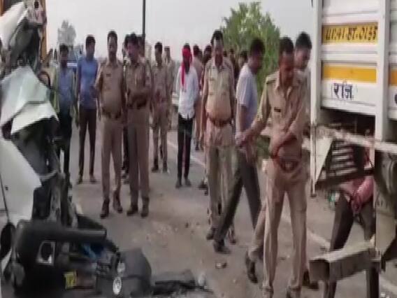 Bareilly News: एंबुलेंस और डीसीएम की भीषण भिड़ंत में सात लोगों की मौत, सीएम योगी आदित्यनाथ ने जताया शोक Bareilly News: एंबुलेंस और डीसीएम की भीषण भिड़ंत में सात लोगों की मौत, सीएम योगी आदित्यनाथ ने जताया शोक