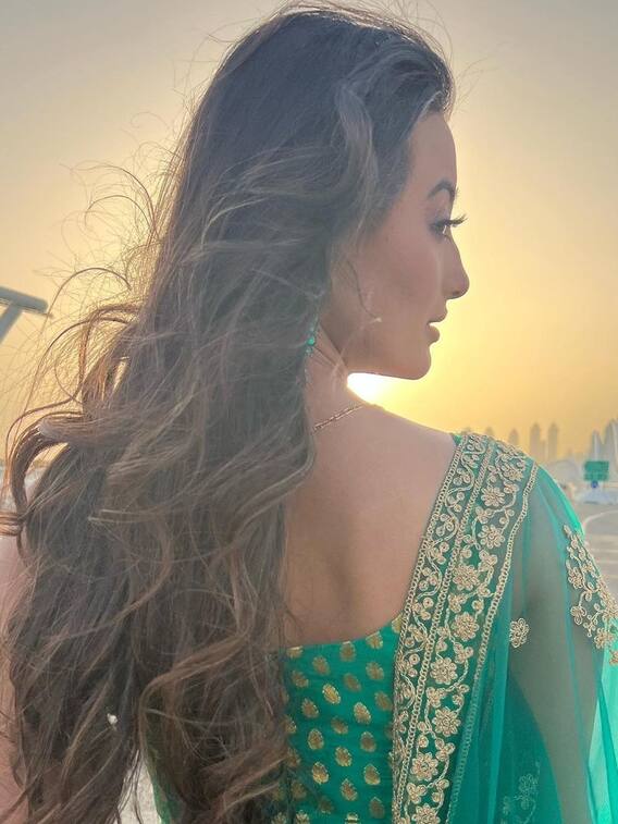 दुबई में दिखा भोजपुरी एक्ट्रेस श्वेता महारा का देसी अवतार