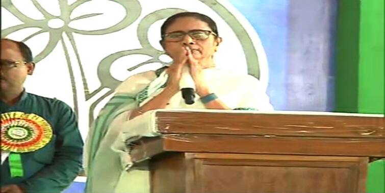 In Purulia Mamata Banerjee again attacks BJP over alleged MGNREGA Dues Mamata Banerjee Update: ১০০ দিনের কাজের বকেয়া, ইডি-সিবিআই নিয়ে ফের কেন্দ্রকে আক্রমণ মমতার