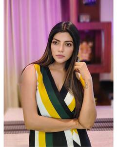 Lahari Shari Photos: సింపుల్ ఔట్ ఫిట్ తో అట్రాక్ట్ చేస్తోన్న బిగ్ బాస్ బ్యూటీ లహరి