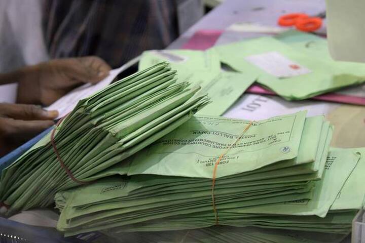 Election Commission Introduce Postal Ballot In Atmakur By poll Postal Ballot In Atmakur : వృద్ధులు, వికలాంగులు, కరోనా బాధితులకు పోస్టల్ బ్యాలెట్- ఆత్మకూరు నుంచి ప్రారంభం