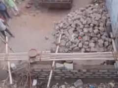 Kurnool YSRCP Wall Disupte : రోడ్డుకు అడ్డంగా గోడ కట్టేసిన వైఎస్ఆర్‌సీపీ నేత - అడ్డుకున్న వాళ్లను ఏం చేశారంటే ?