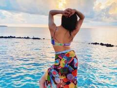 sara ali khan bikini : பிகினியில் மொத்த அழகையும் காட்டிய தனுஷ் பட ஹீரோயின்...! இன்ஸ்டாவில் உருகிய ரசிகர்கள்..!