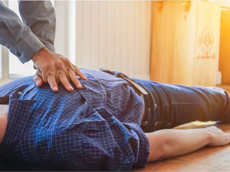 EXPLAINED | Signs Of Cardiac Arrest And Immediate Steps That Should Be Taken EXPLAINED | Signs Of Cardiac Arrest And Immediate Steps That Should Be Taken