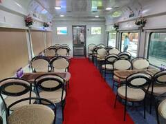 deccan queen express LHB: डेक्कन क्वीन एक्सप्रेस धावणार नव्या रुपात, पाहा फोटो