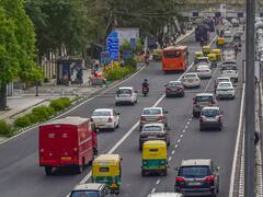 Delhi NCR News: गुरुग्राम में इन 50 सड़कों पर धीमी होगी गाड़ियों की रफ्तार, नियम तोड़ने वालों पर होगा एक्शन