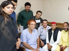 Azam Khan से अस्पताल में मुलाकात के बाद आई Akhilesh Yadav की पहली प्रतिक्रिया, जानें- क्या कहा?