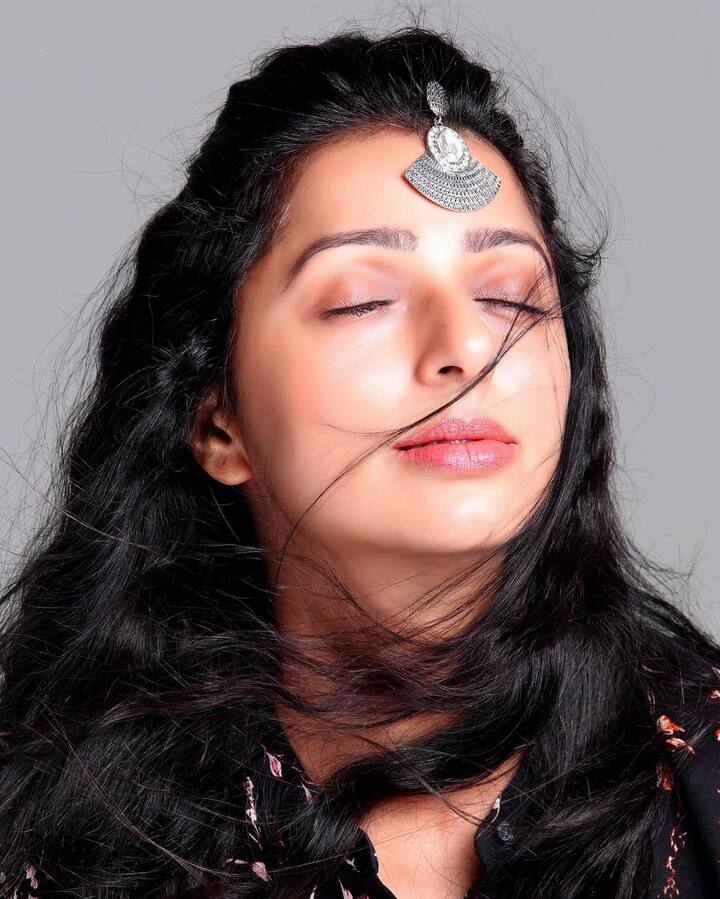 ஐஸ்க்ரீம் சிலையே நீ யாரோ!