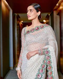 ਸਾਦਗੀ ਭਰੇ ਅੰਦਾਜ਼ 'ਚ ਮਾਨੁਸ਼ੀ ਛਿੱਲਰ ਨੇ ਜਿੱਤਿਆਂ ਫੈਨਸ ਦਾ ਦਿਲ, ਤਸਵੀਰਾਂ ਵੇਖ ਖੁਸ਼ ਹੋਏ ਫੈਨਸ