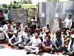 Haridwar News: वेतन में देरी पर सफाईकर्मियों की चेतावनी- अधिकारियों के घर के बाहर डालेंगे सारा कूड़ा